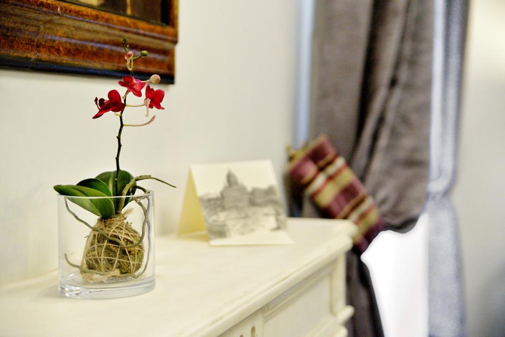 Suites Rome Condotti Экстерьер фото