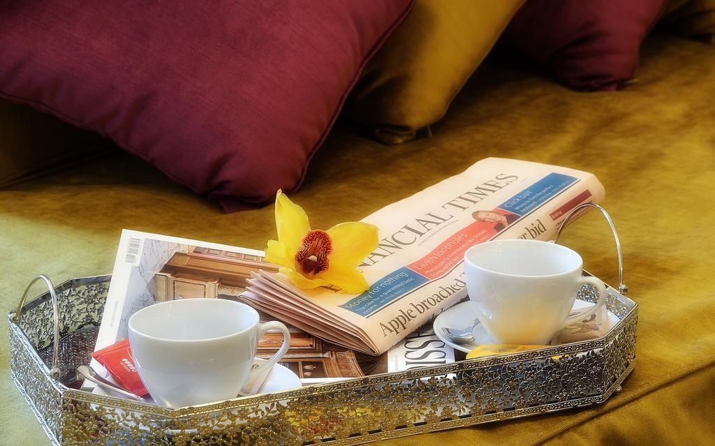 Suites Rome Condotti Экстерьер фото