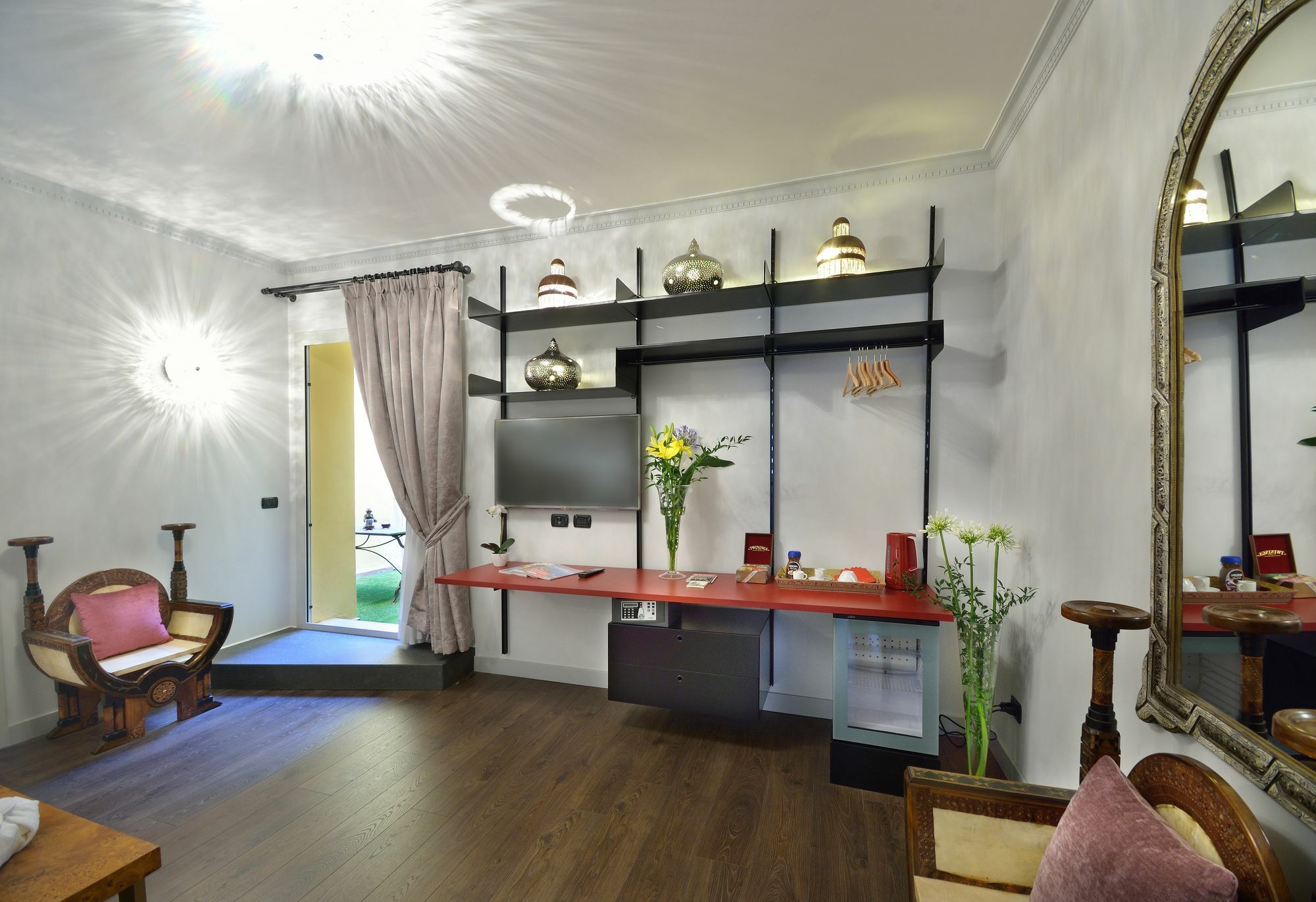 Suites Rome Condotti Экстерьер фото