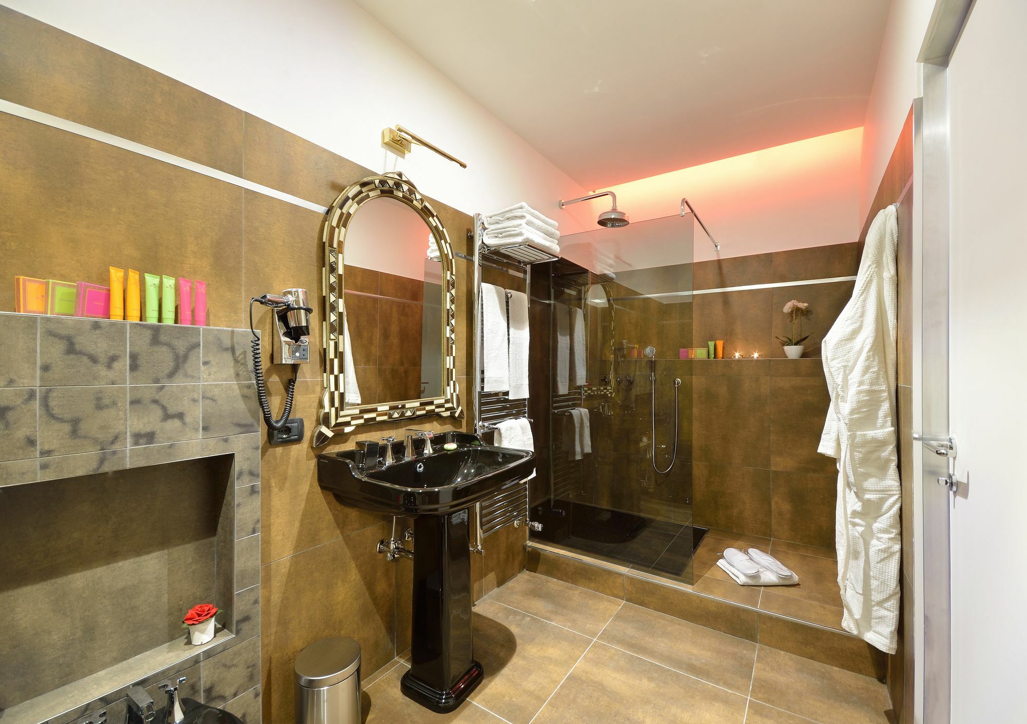 Suites Rome Condotti Экстерьер фото